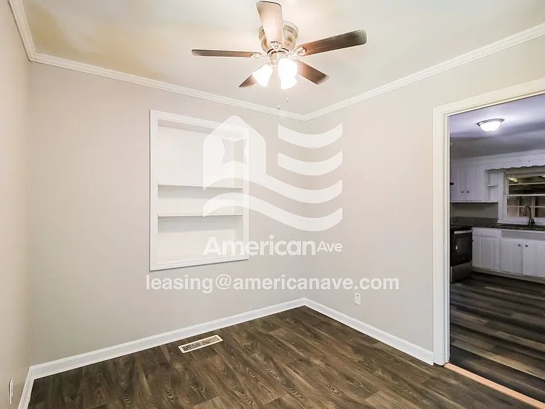 1585520_011_bedroom_12.jpg