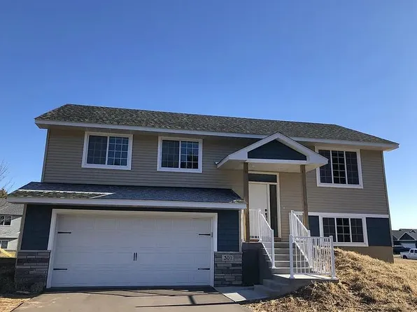 1020 Essex Dr, Osceola, WI 54020