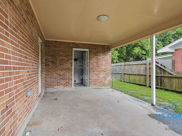 1601 Lewis Ave — Photo 23
