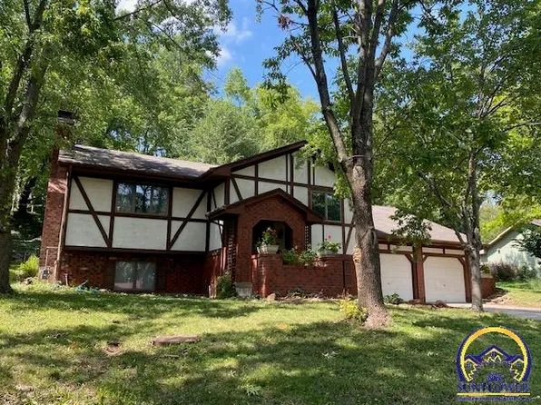 3611 SW Woodvalley Ter, Topeka, KS 66614