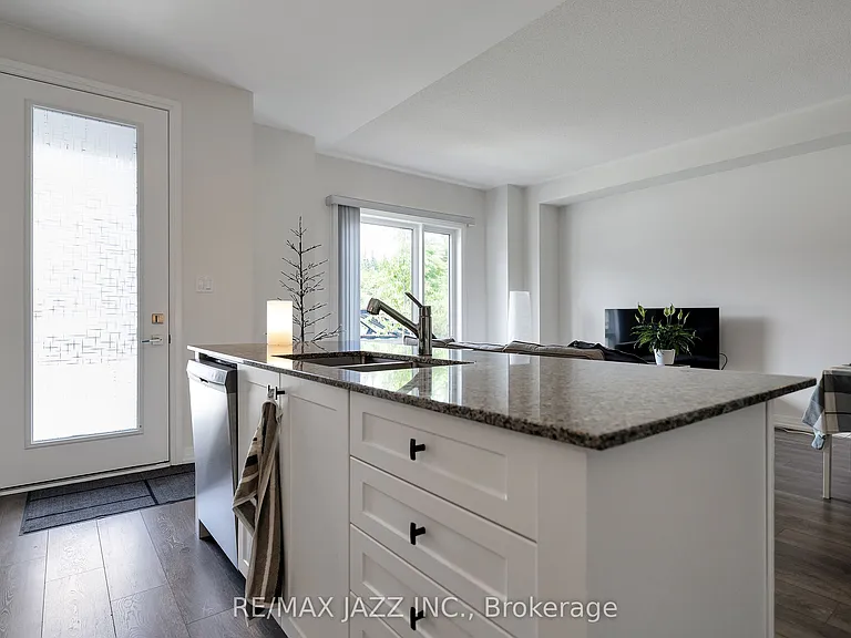 16 Klein Way — Photo 8