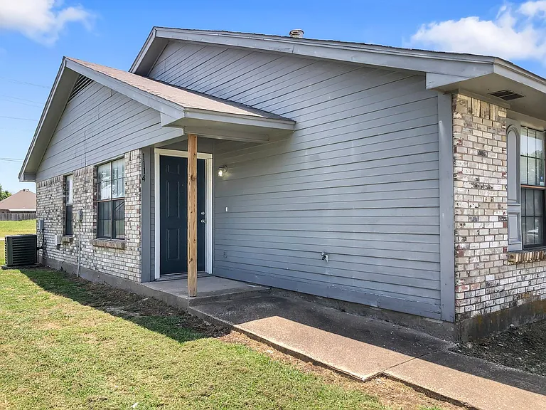 1112 Valley View St — Photo 22