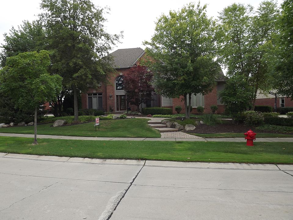 1st image of 23790 Broadmoor Park Ln