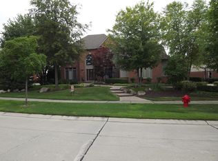23790 Broadmoor Park Ln, Novi, MI 48374