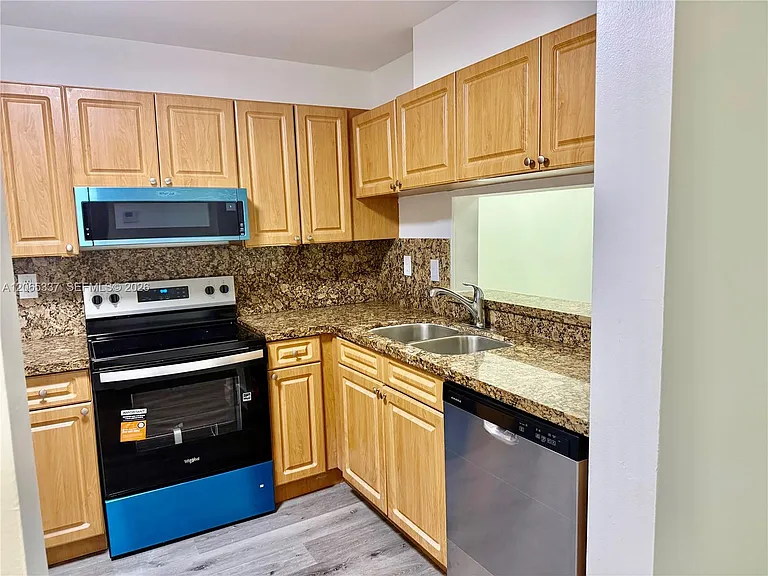 13078 SW 88th Ln #B102 — Photo 4