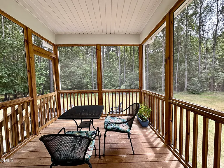924 Weatherby Ln — Photo 25