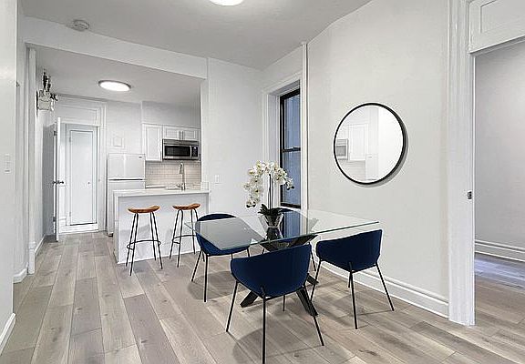 4th image of 338 E 67th St APT 2