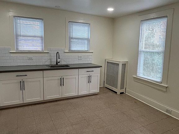 4th image of 18 N 6th Ave Floor 2