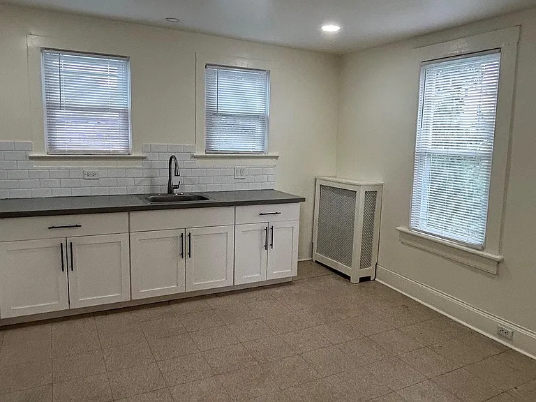 18 N 6th Ave #2 — Photo 4