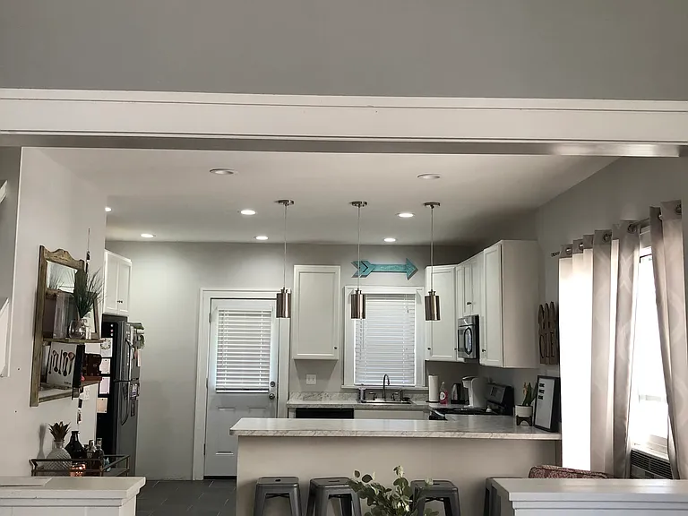 1548 Winton Ave — Photo 3