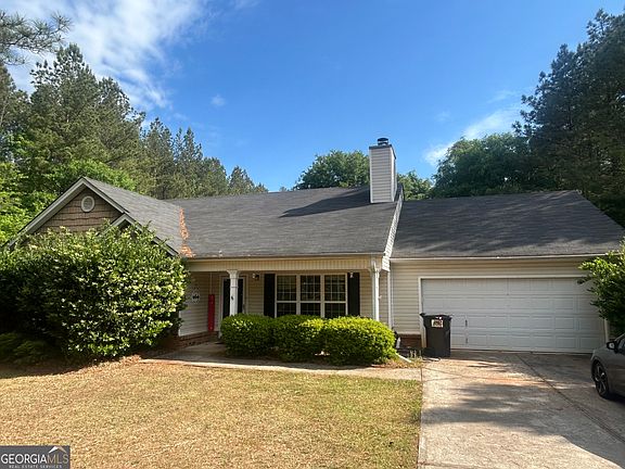 2nd image of 31 Pinewood Ln