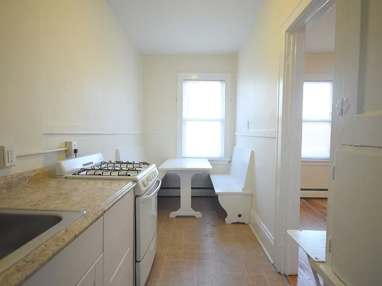2121 Hennepin Ave S — Photo 8