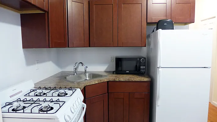 Rented by Avenues Real Estate | media 9