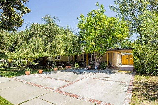 1st image of 6212 Teesdale Ave