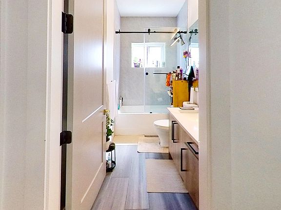 4th image of 10171 Ainsworth Cres