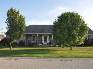 11824 Sandbrooke Dr, Millersburg, IN 46543