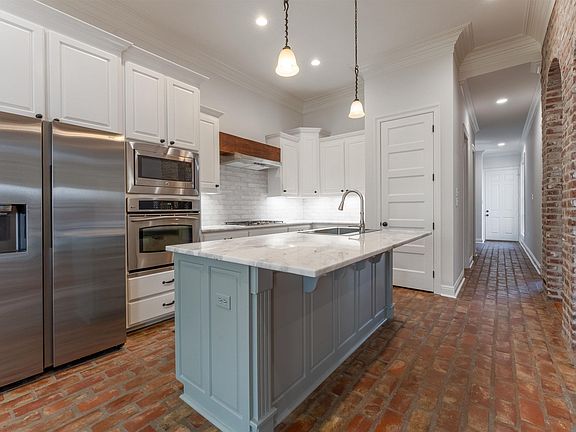 4th image of 15403 Espirit Dr