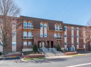 1501 Darien Lake Dr APT 203, Darien, IL 60561