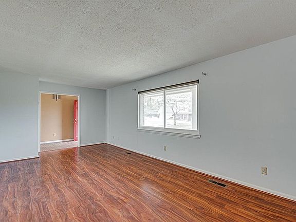 4th image of 518 Woodcroft Dr