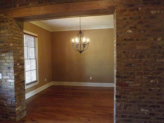 5th image of 111 Northlake Dr