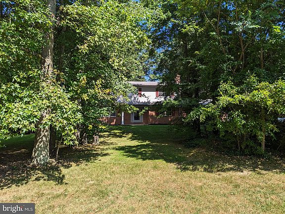 4th image of 648 Clifton Dr