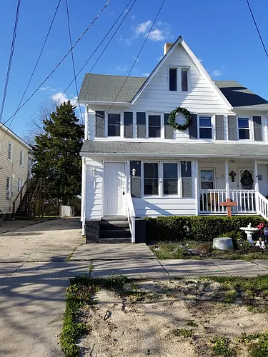 704 W Summer Rd Photo 1