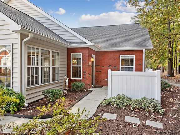 4th image of 120 Villa Dr
