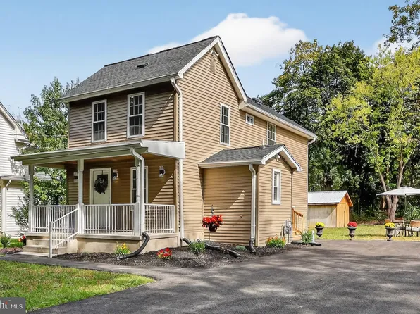 20 New St, Mullica Hill, NJ 08062