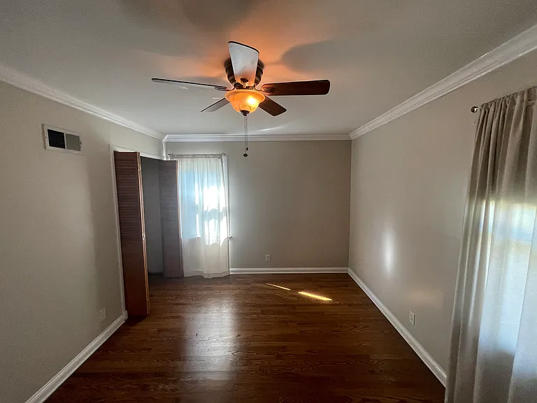 6936 Ravenscroft Dr — Photo 15