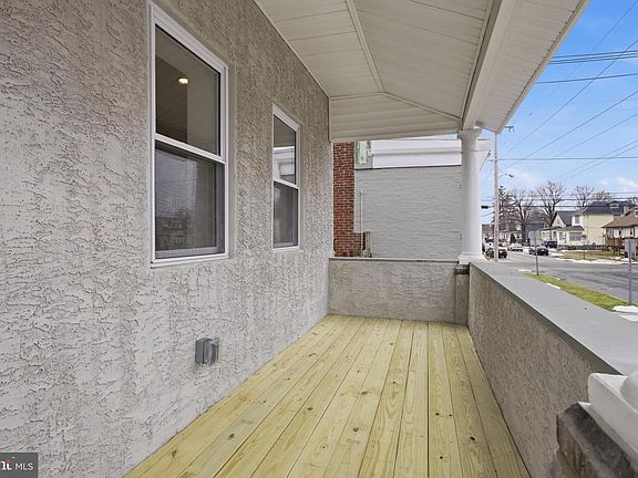 5th image of 206 Bartram Ave