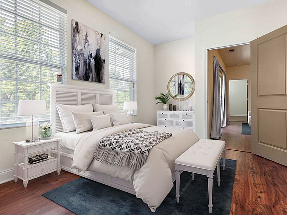 2nd image of 1015 W 6th St #1015-202