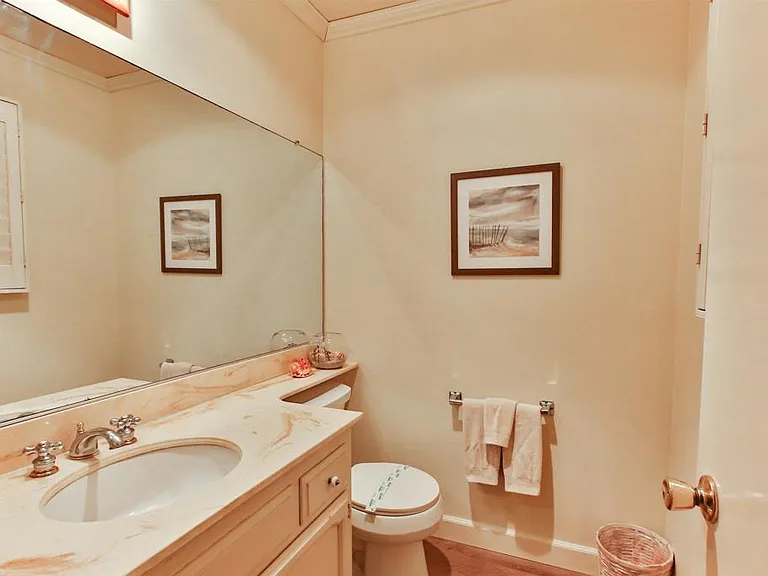 1068 Isabella Ave — Photo 20