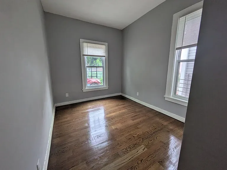 235 Davenport Ave #1B — Photo 9