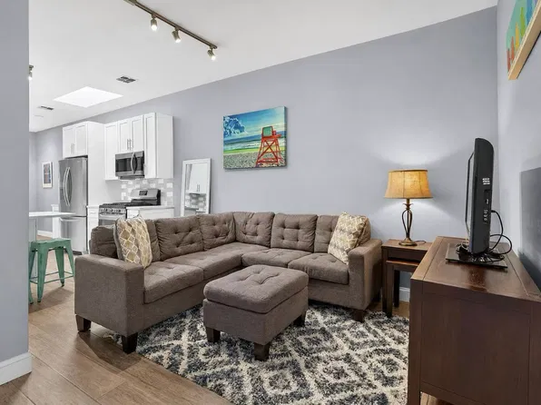 815 Willow Avenue image 1 of 15
