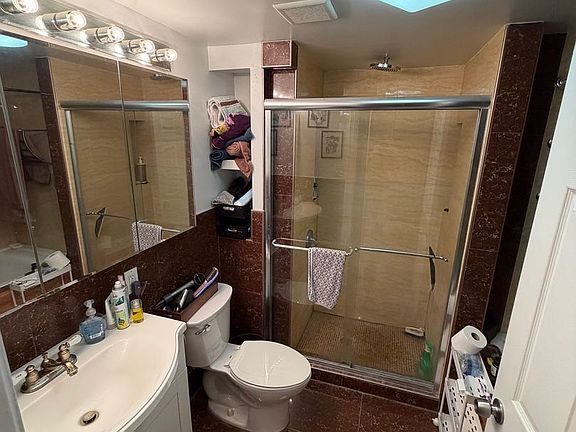 5th image of 1027 Ridge Ave APT 306