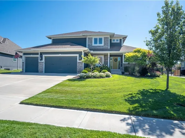 8827 N Lewis Ave, Kansas City, MO 64157