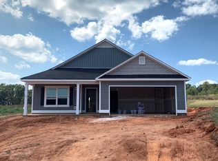 4 Crest View Dr, Carnesville, GA 30521