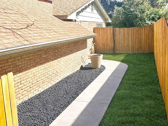 3rd image of 2580 Quail St
