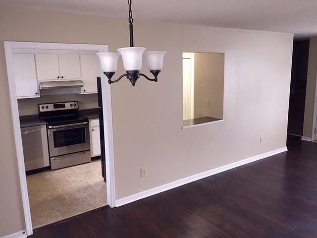 1st image of 106 Hillsboro Ln