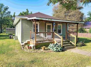 108 Park Ave, Flora, IL 62839