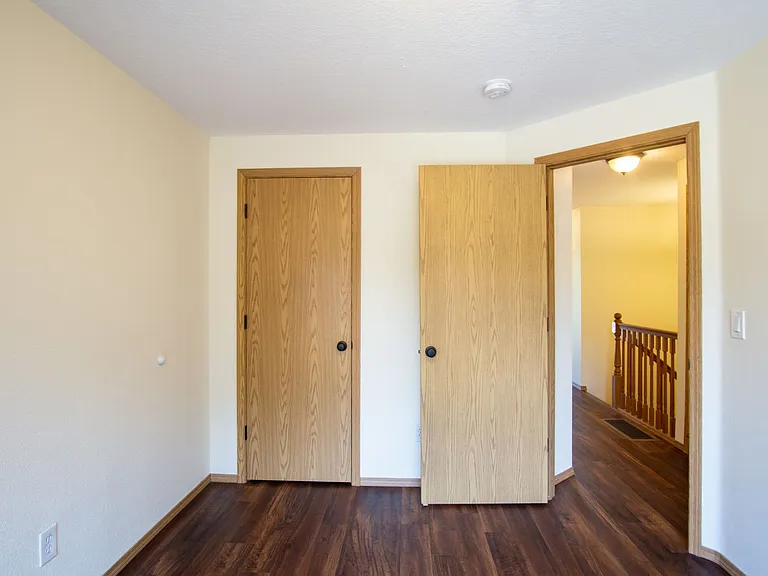 Great Piedmont 3 Bdr Townhouse w/Fireplace, DW + Garage! — Photo 21