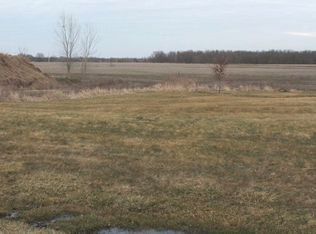 N828 Hickory Hills Dr, Oconomowoc, WI 53066