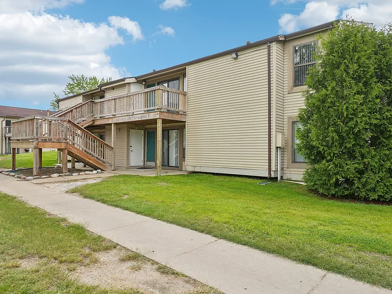 Kimberly Club Apartments — Photo 74