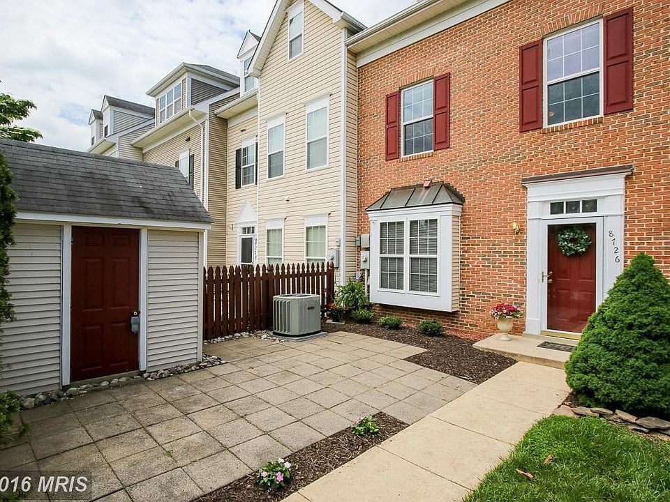 Charming courtyard awaits...