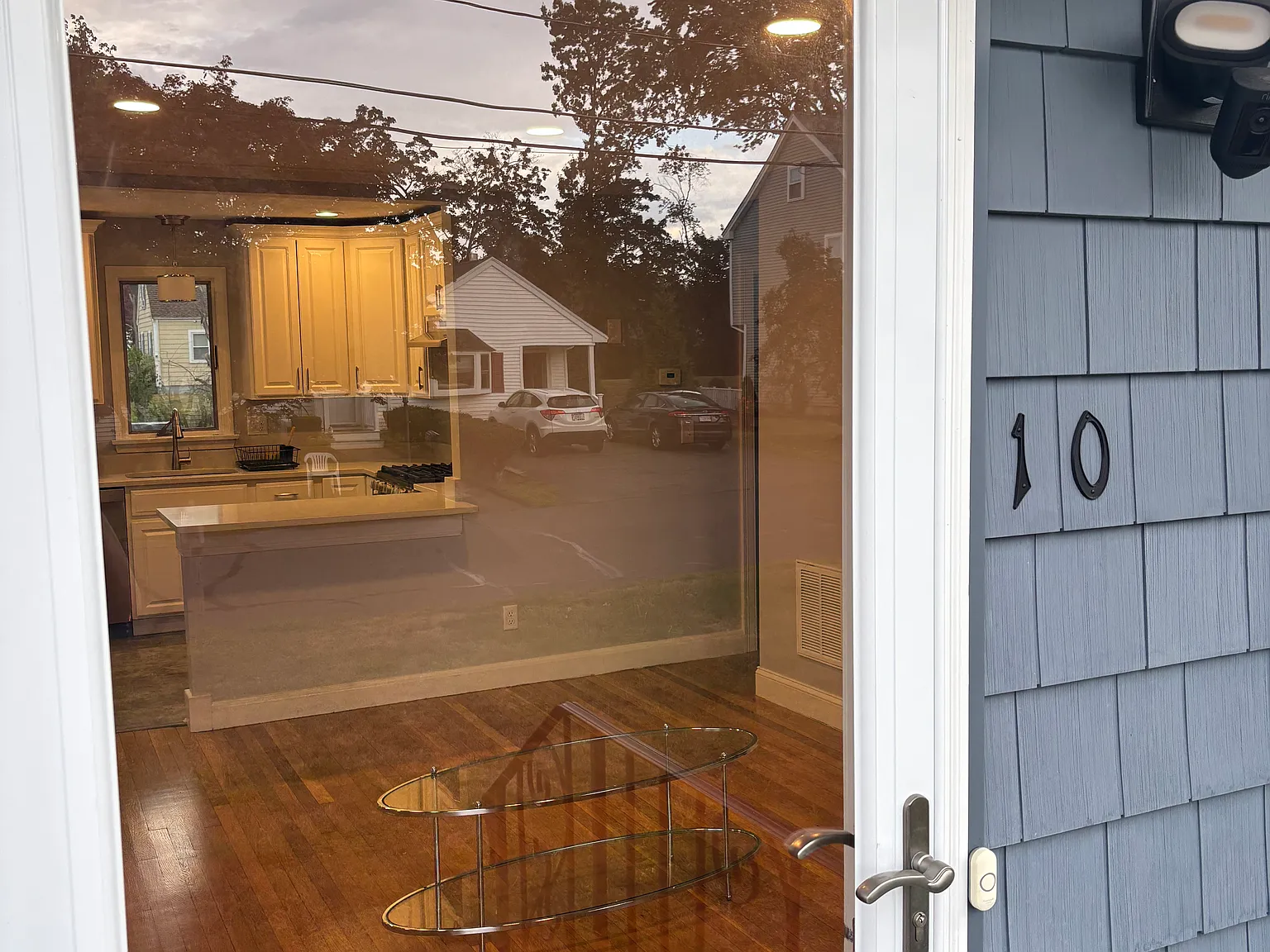 3 bed, 1152 sqft, $3,350 — Photo 3