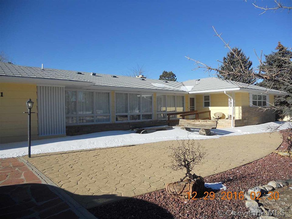 1st image of 701 Circle Dr