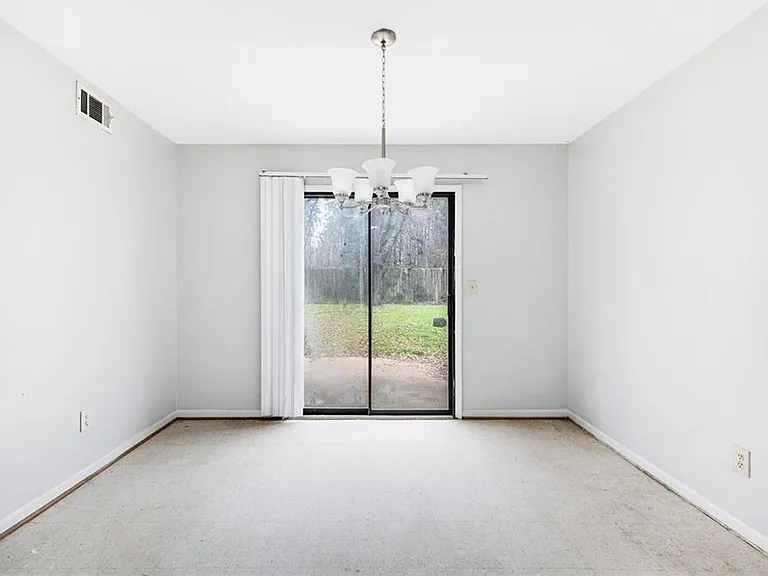 1055 Autumn Crest Ct — Photo 11