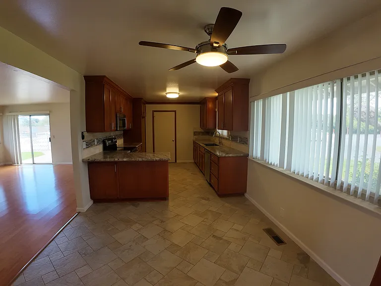 14320 Sycamore Ave — Photo 27