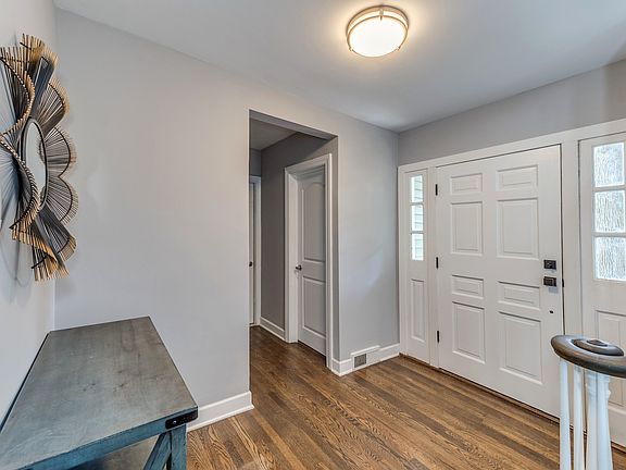 3rd image of 234 Jeanette Pl