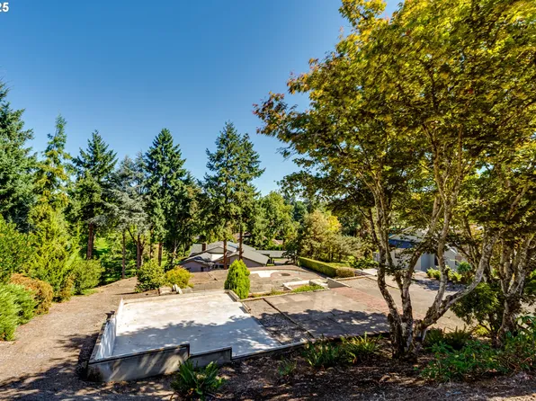 516 Spyglass Dr, Eugene, OR 97401